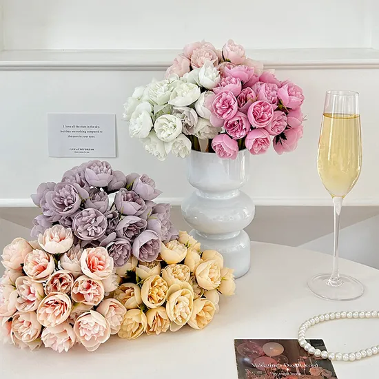 High Quality Gift Flowers Artificial Rose in Glass Dome Festival Valentine′ S Day Artificial Flowers 